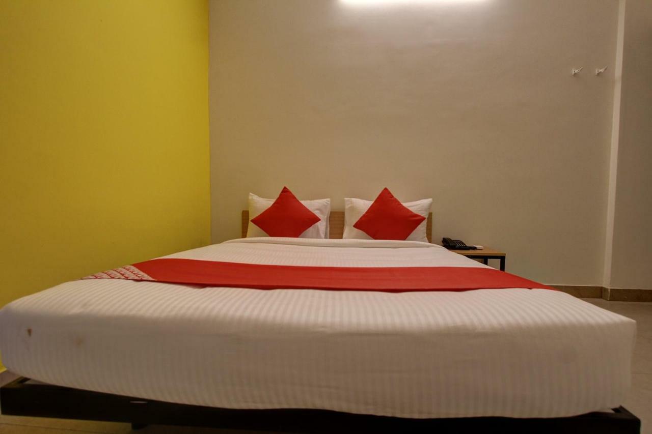 Oyo Flagship 36650 Tristar Inn Coimbatore Room photo